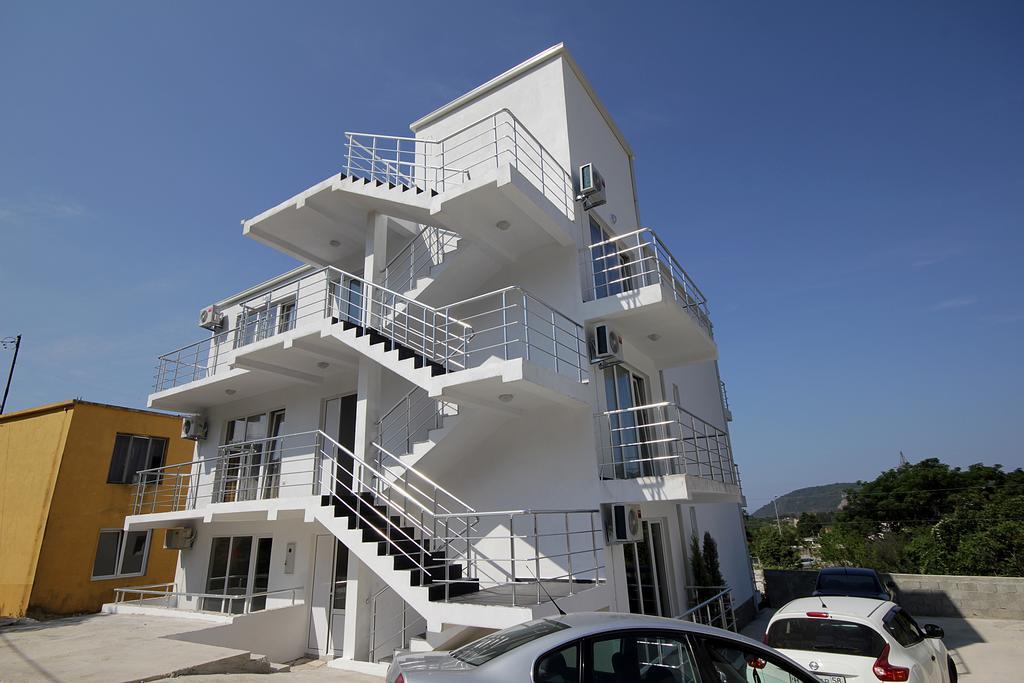 Apartments Victoria Sutomore Esterno foto