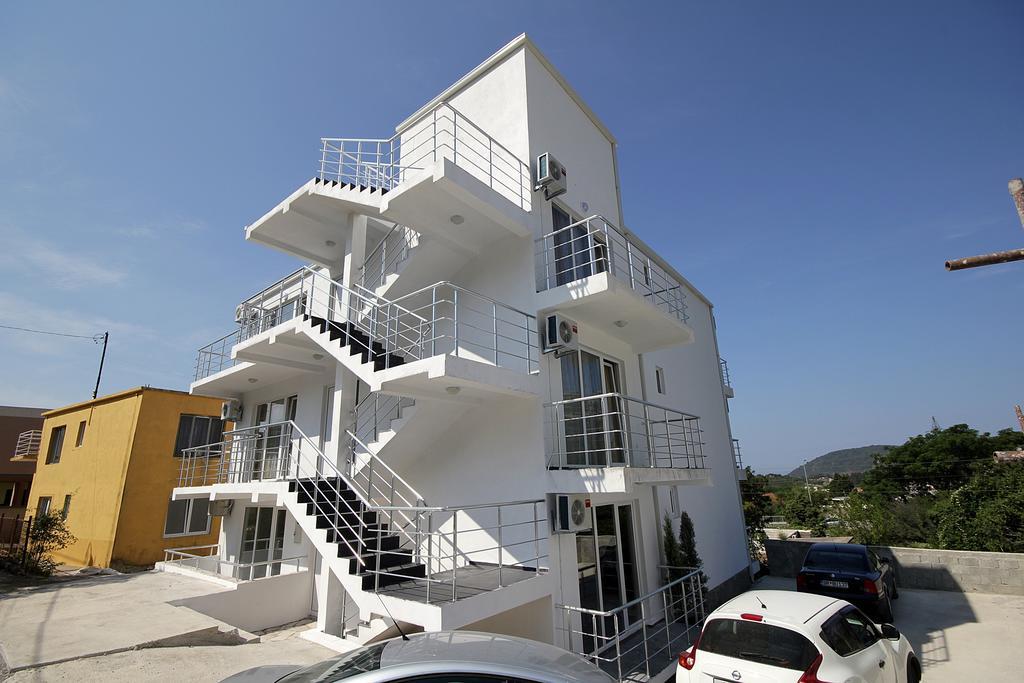 Apartments Victoria Sutomore Esterno foto
